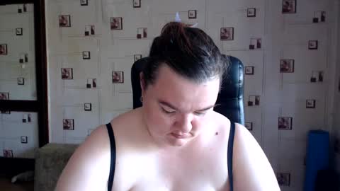 renataoia online show from 6, 8, 2026