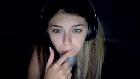 Snapshot of renee_loah chatting on 1, 6, 2026 renee_loah online show from 1, 6, 2026