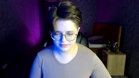 renee_turner online show from 12, 12, 2024