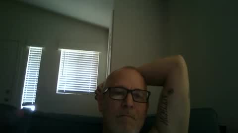 Snapshot of renewaz chatting on 5, 4, 2026 Renewaz online show from 5, 4, 2026