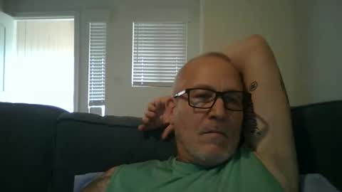 Snapshot of renewaz chatting on 6, 4, 2026 Renewaz online show from 6, 4, 2026