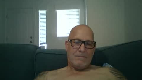 Snapshot of renewaz chatting on 24, 4, 2026 Renewaz online show from 24, 4, 2026