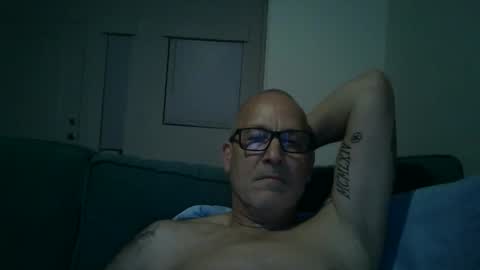 Snapshot of renewaz chatting on 1, 5, 2026 Renewaz online show from 1, 5, 2026