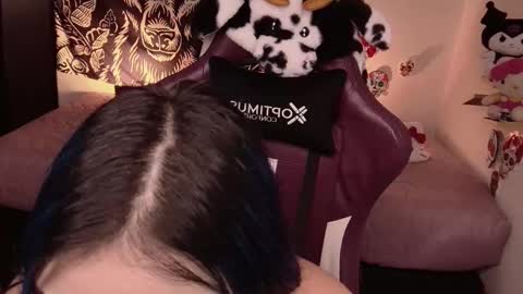 Snapshot of revenmiller_ chatting on 8, 10, 2025 Reven online show from 8, 10, 2025