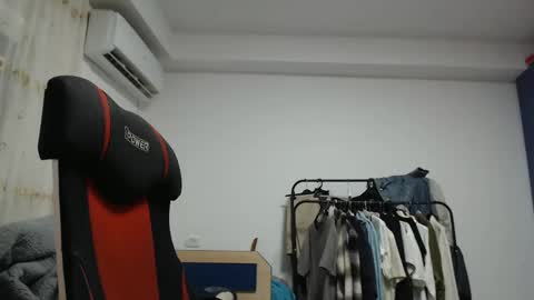 Snapshot of revivedunknown chatting on 24, 12, 2024 Chris online show from 24, 12, 2024