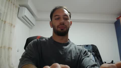 Snapshot of revivedunknown chatting on 29, 10, 2025 Chris online show from 29, 10, 2025