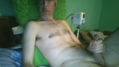 reyes_albert2006 online show from 6, 1, 2025