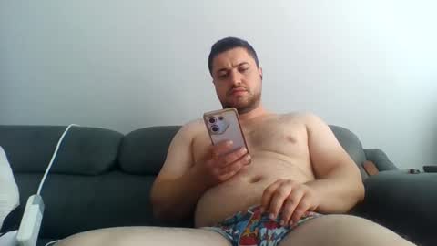 Snapshot of reynman2 chatting on 2, 11, 2025 reynman2 online show from 2, 11, 2025