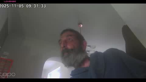 reza240782 online show from 5, 11, 2025