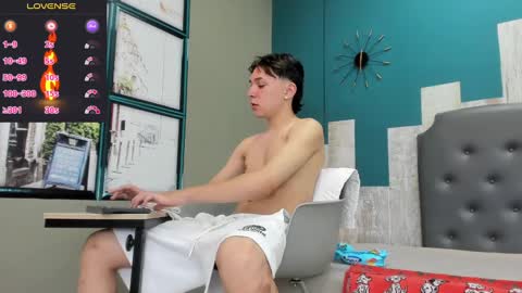 Snapshot of rhaegal_hot chatting on 11, 12, 2024 Rhaegal online show from 11, 12, 2024