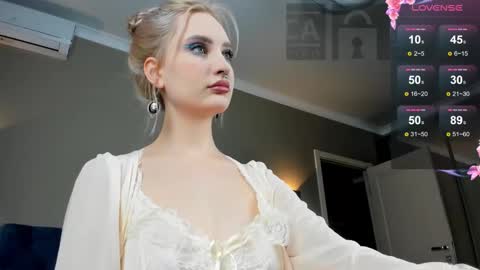 Ria Woods online show from 10, 11, 2025