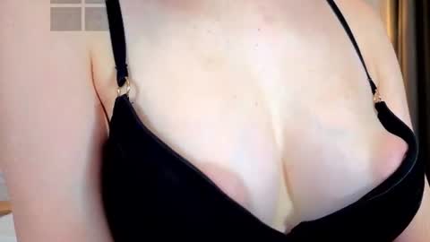 Ria Woods online show from 9, 7, 2026