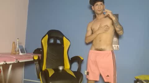 Snapshot of ricardo_big_cock chatting on 3, 4, 2026 ricardo_big_cock online show from 3, 4, 2026