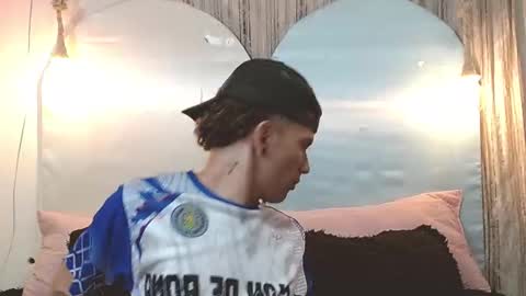 Snapshot of rich_de_la_rosa chatting on 15, 12, 2025 rich and kitty online show from 15, 12, 2025