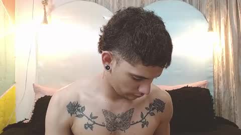 Snapshot of rich_de_la_rosa chatting on 18, 12, 2025 rich and kitty online show from 18, 12, 2025