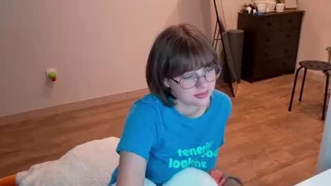 Snapshot of richardlundsten chatting on 12, 7, 2026 Luna online show from 12, 7, 2026