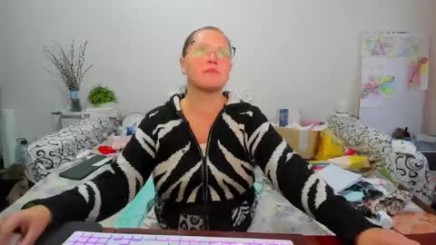 Snapshot of richlucky555 chatting on 15, 12, 2025 Anna - not anna - right Anna online show from 15, 12, 2025