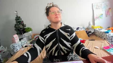 Snapshot of richlucky555 chatting on 6, 2, 2026 Anna - not anna - right Anna online show from 6, 2, 2026