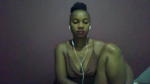 Snapshot of ricie001 chatting on 19, 2, 2026 ricie001 online show from 19, 2, 2026