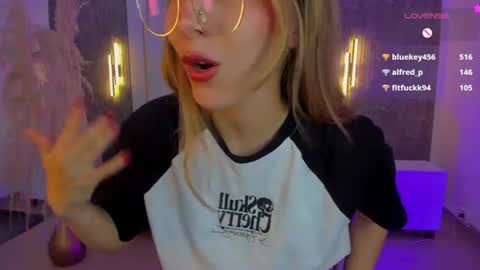 Riley Sierra online show from 6, 7, 2026