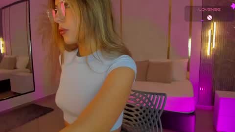 Riley Sierra online show from 4, 8, 2026