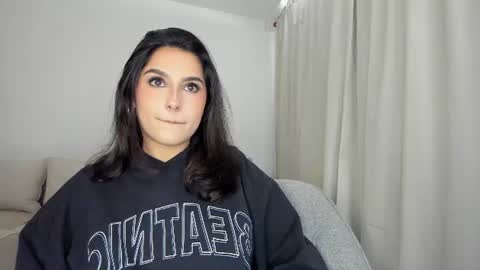 Snapshot of riley_tin chatting on 27, 7, 2026 riley_tin online show from 27, 7, 2026