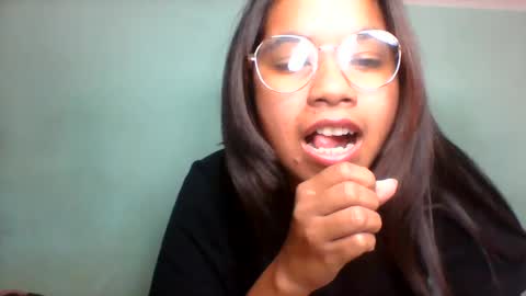Snapshot of rinah856024 chatting on 4, 7, 2026 rinah856024 online show from 4, 7, 2026