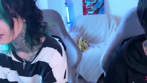   DianaBrite            fansl y online show from 1, 5, 2026