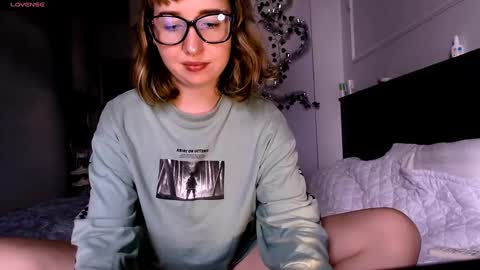 Snapshot of riri_rich chatting on 23, 12, 2024 Rita online show from 23, 12, 2024