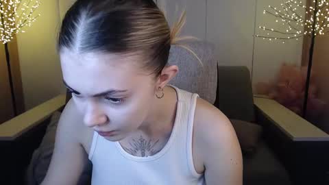 Snapshot of ritaneer chatting on 4, 2, 2025 ritaneer online show from 4, 2, 2025