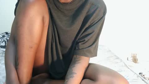 Snapshot of rlessing2 chatting on 10, 11, 2025 rlessing2 online show from 10, 11, 2025