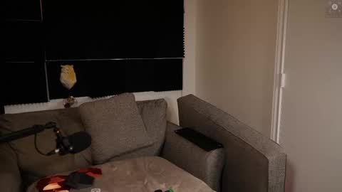 Ryan aka KeylimeRy online show from 27, 10, 2025