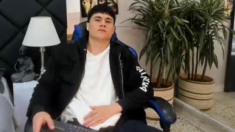 Roan Birkin online show from 18, 3, 2026