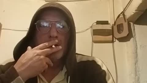 roberreyes266059 online show from 27, 4, 2026