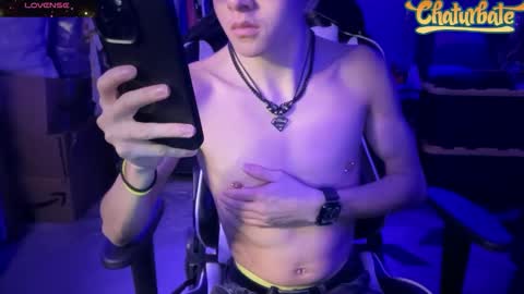 Snapshot of robertcicijr21 chatting on 16, 11, 2025 Robert Cici Jr. online show from 16, 11, 2025