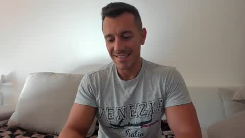 roberto4ever online show from 24, 7, 2026