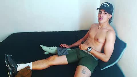 Snapshot of robisson_zack chatting on 25, 11, 2025 Robisson Zack online show from 25, 11, 2025