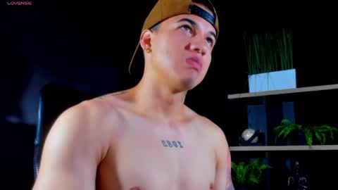 rocco_santos online show from 8, 4, 2026