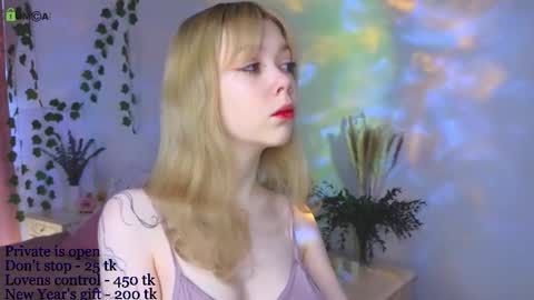 Snapshot of rochelle_dolly chatting on 10, 1, 2026 rochelle_dolly online show from 10, 1, 2026