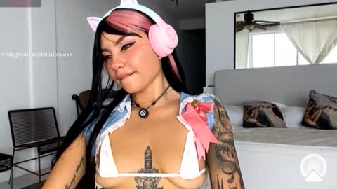 Samantha Estephania  online show from 25, 11, 2025