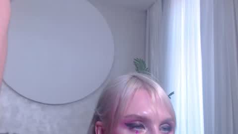 Snapshot of rockstarsgames chatting on 28, 7, 2026 Lina and Den online show from 28, 7, 2026
