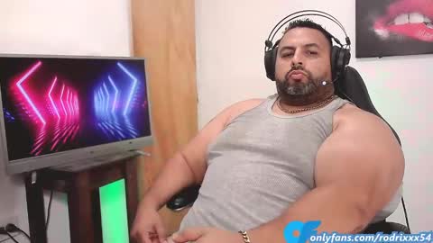 Snapshot of rodrixxx54 chatting on 4, 1, 2025 rodrixxx54 online show from 4, 1, 2025