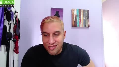 Thiago independent model online show from 11, 5, 2026