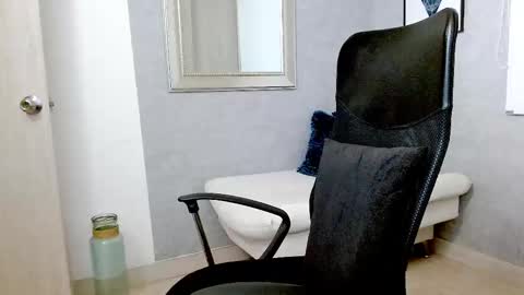 Snapshot of rogers_p chatting on 20, 10, 2025 Rogers online show from 20, 10, 2025