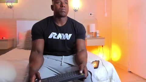 Snapshot of rogger_physique chatting on 2, 10, 2025 Rogger online show from 2, 10, 2025