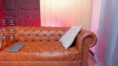 Snapshot of rogger_physique chatting on 11, 10, 2025 Rogger online show from 11, 10, 2025