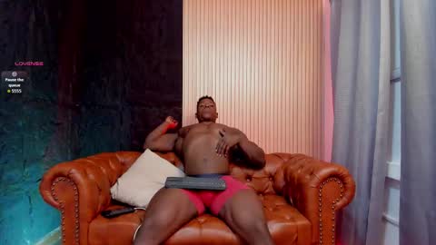 Snapshot of rogger_physique chatting on 18, 10, 2025 Rogger online show from 18, 10, 2025