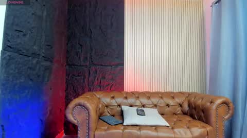 Snapshot of rogger_physique chatting on 30, 10, 2025 Rogger online show from 30, 10, 2025