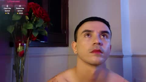 Snapshot of roman_chase chatting on 4, 11, 2025 online show from 4, 11, 2025