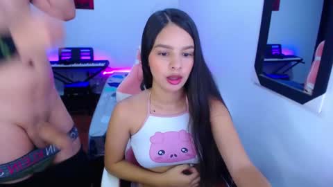 Snapshot of room_kitty chatting on 15, 11, 2025 MIA AND PAUL online show from 15, 11, 2025